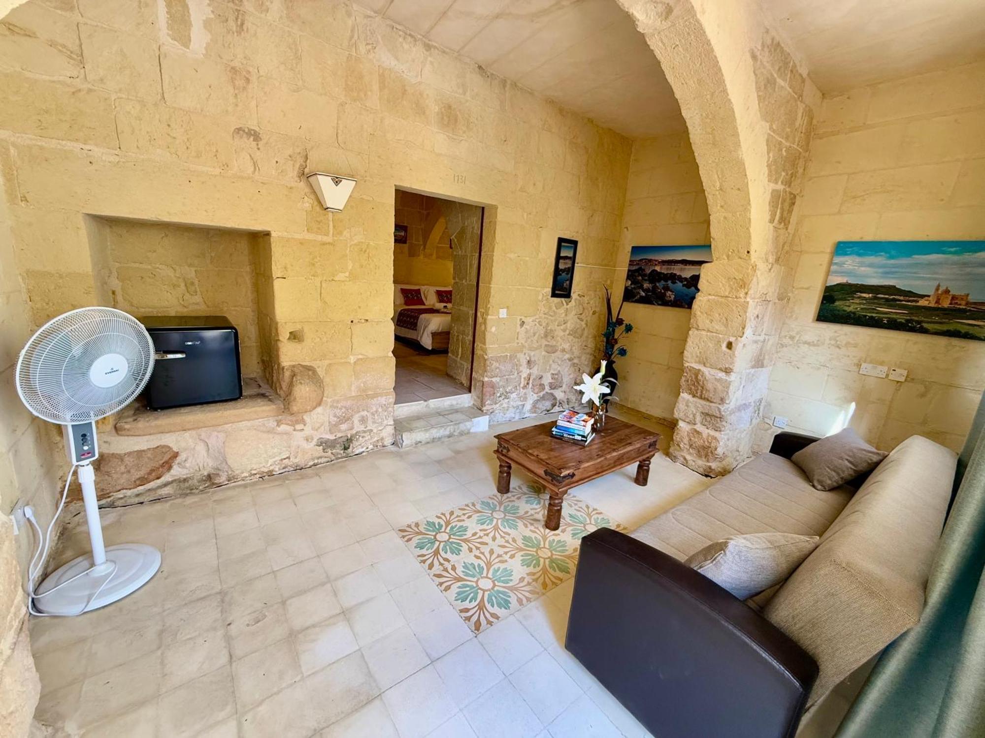 Ta' Matmura B&B อาร์บ ภายนอก รูปภาพ
