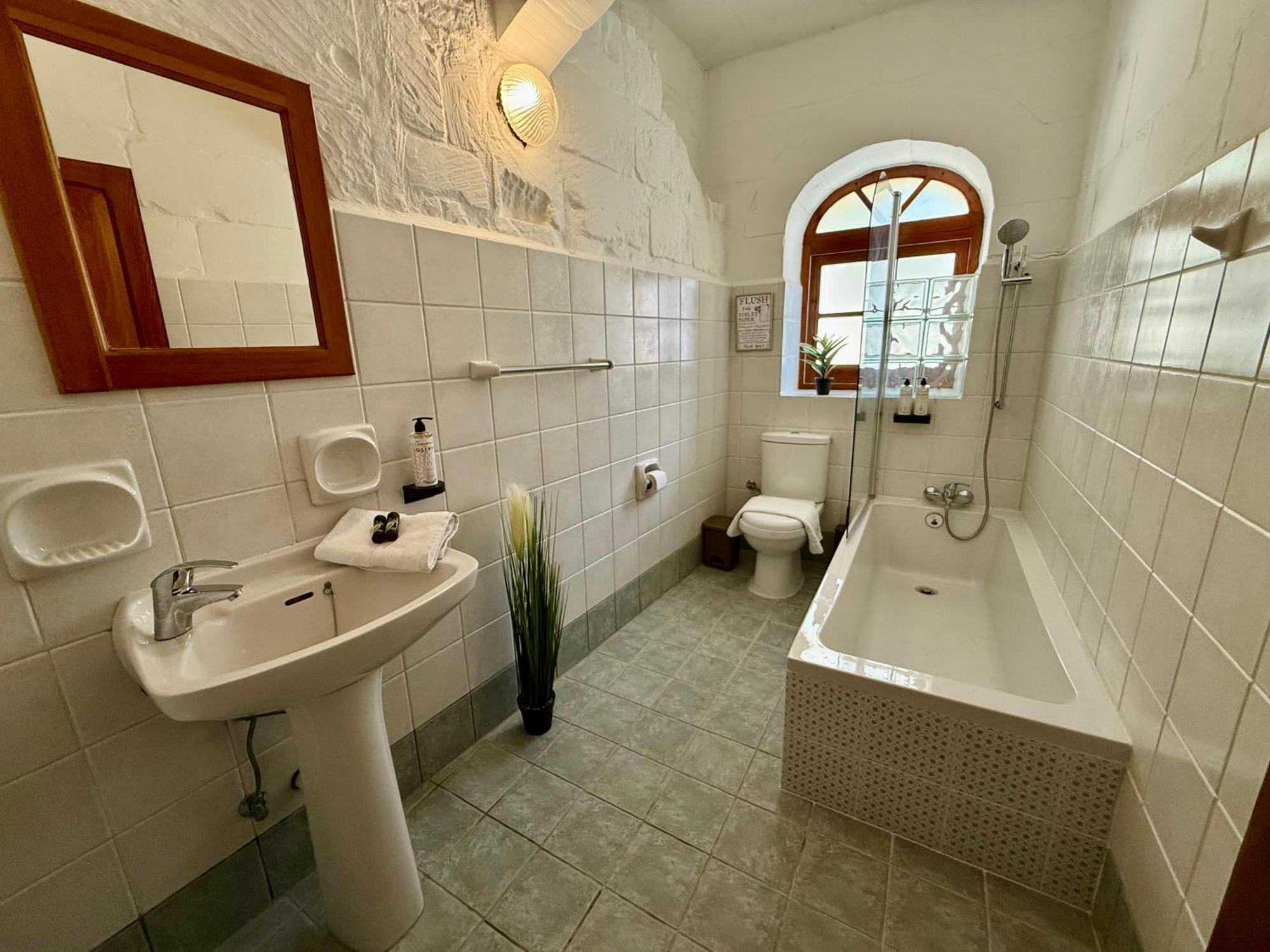 Ta' Matmura B&B อาร์บ ภายนอก รูปภาพ